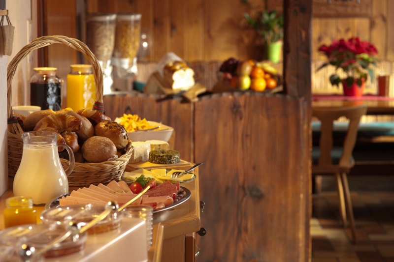 boulangerie-ROCBARON-min_breakfast_buffet_food_restaurant_meal_hotel_plate_fresh-718745